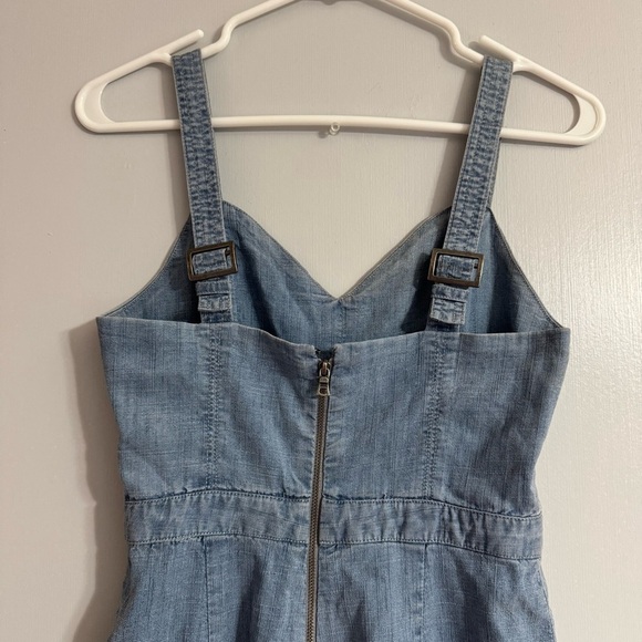 Alice + Olivia Chambray Sleeveless Jumpsuit Size 0 - Picture 9 of 13